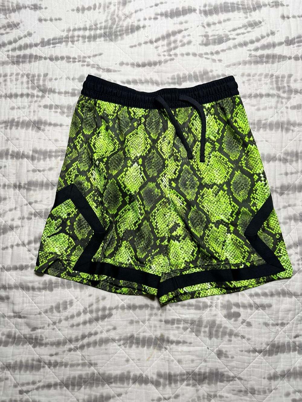 Nike Jordan Sport Dri-FIT Diamond Mesh Shorts Green Snakeskin Small HF9907-358